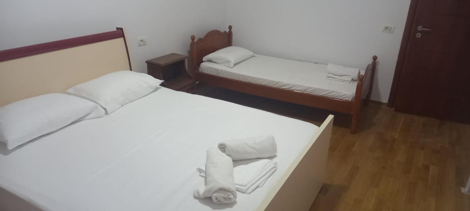 Himara Apartments Habitación foto